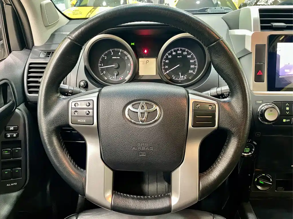 Toyota Prado 2015 — фото 13