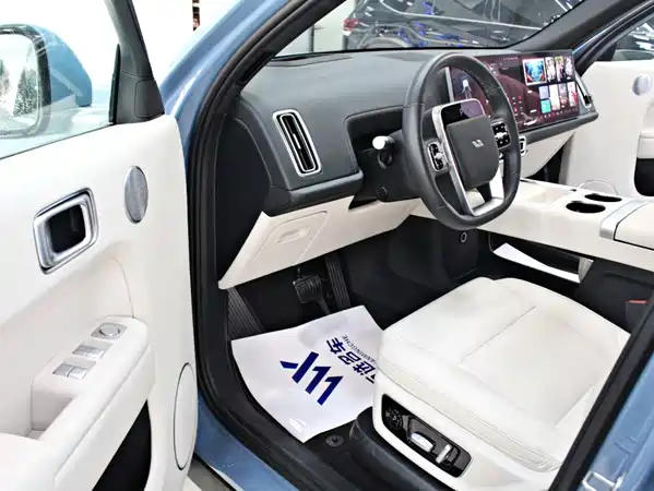 Li Auto L8 2023