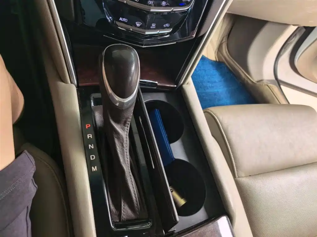 Cadillac XTS 2016 — фото 14