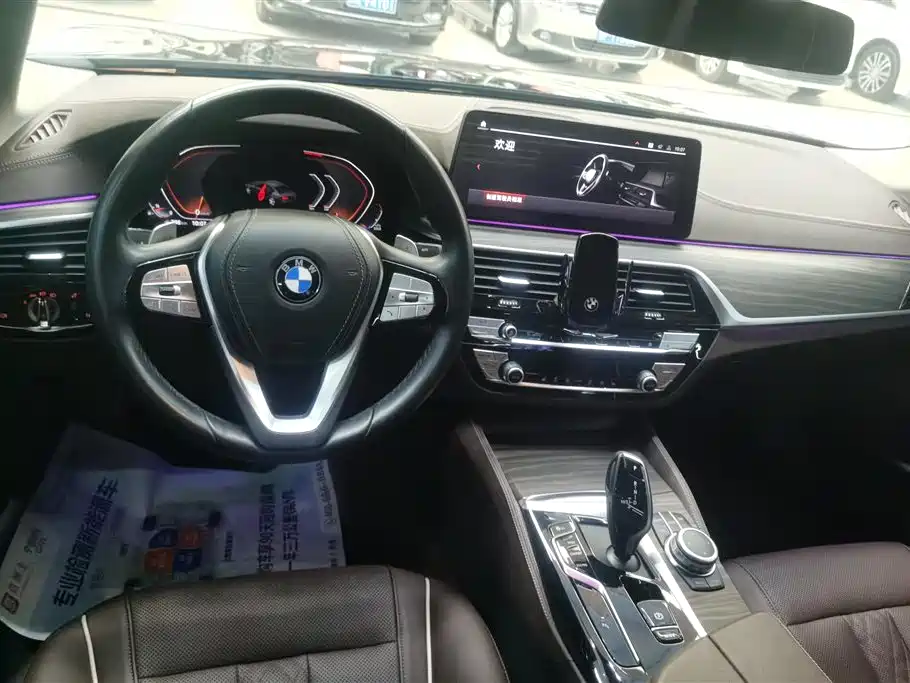 BMW 5 Series 2022 — фото 12