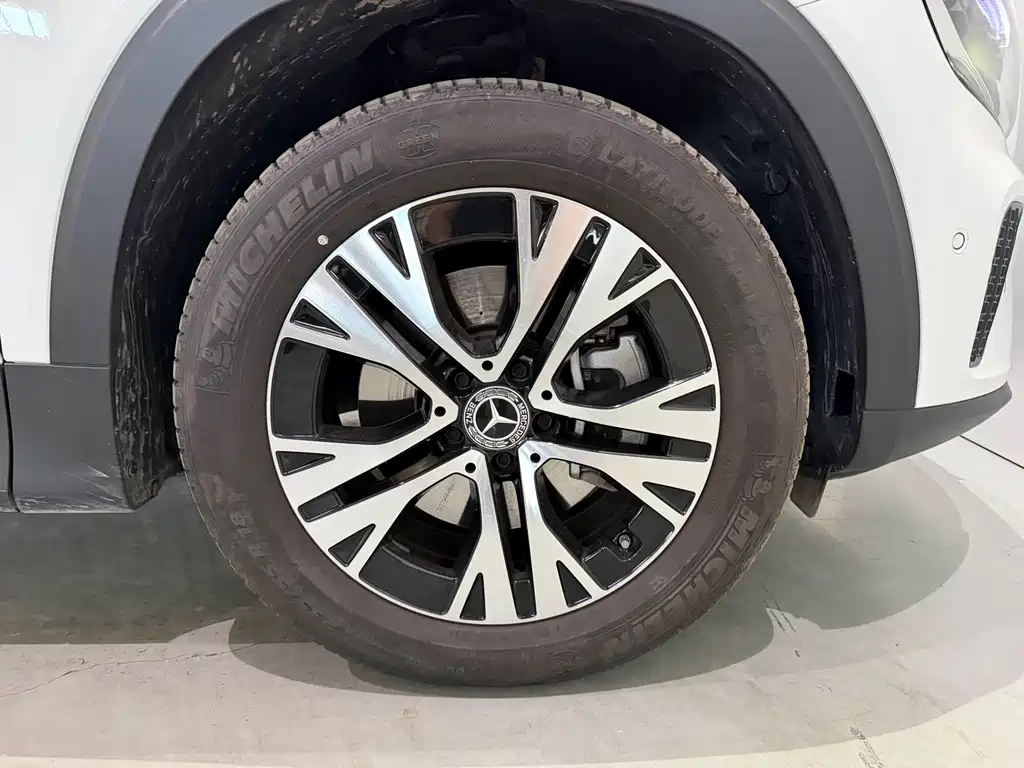 Mercedes-Benz GLB 2024