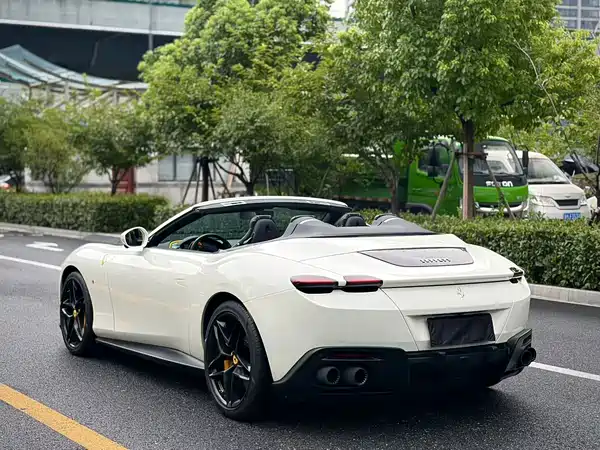 Ferrari Roma 2025