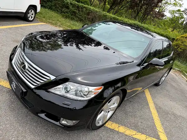 Lexus LS 2010