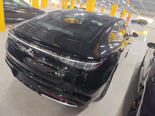BYD Seal 07 DM-i 2024