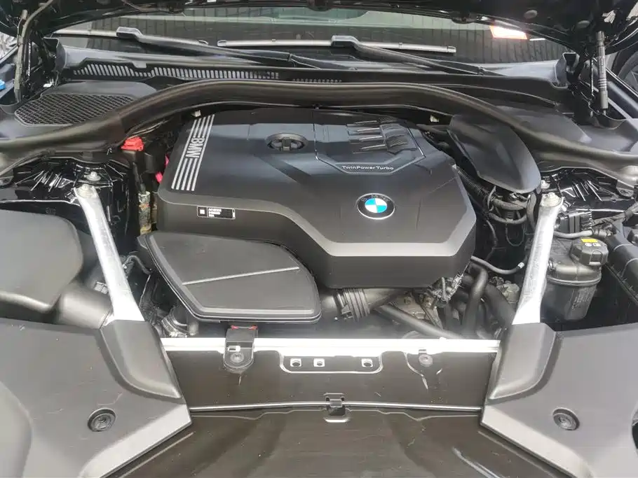 BMW 5 Series 2022 — фото 10