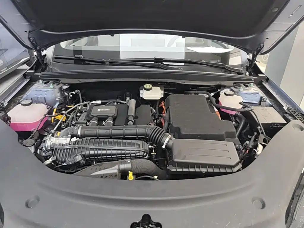 BYD Seal 05 DM-i 2025 — фото 20