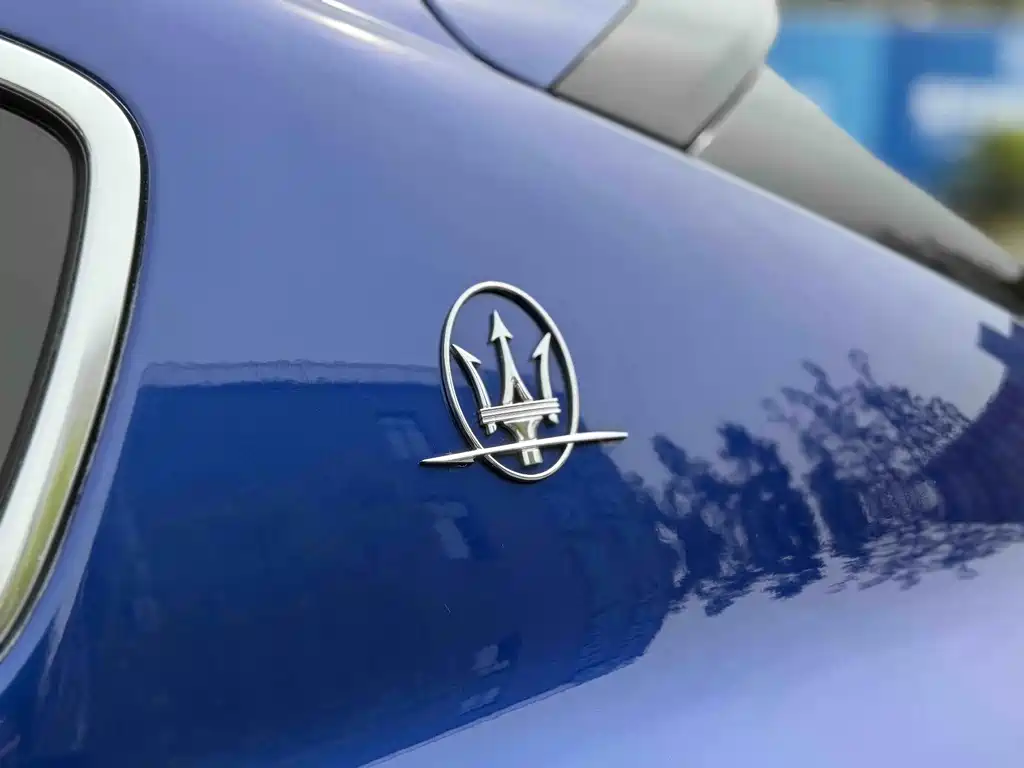 Maserati Levante 2017 — фото 10