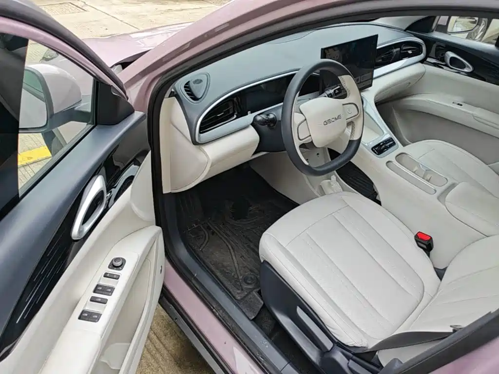 Geely Galaxy Starwish 2025 — фото 16
