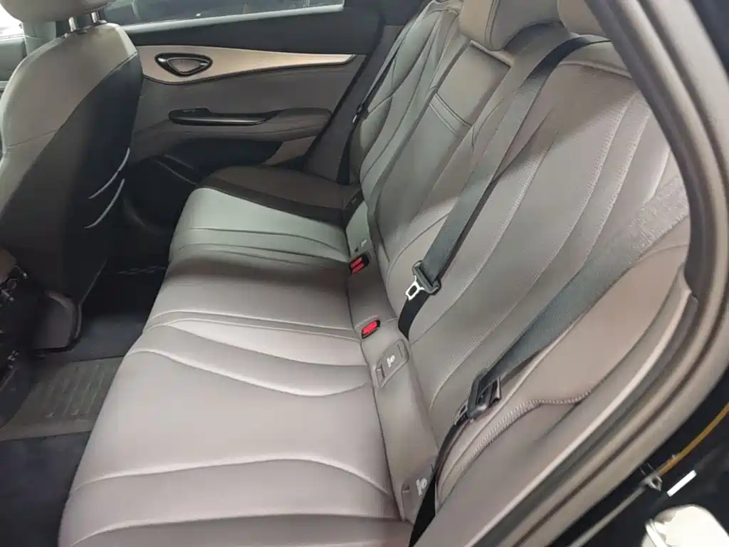 BYD Seal 07 DM-i 2024 — фото 17
