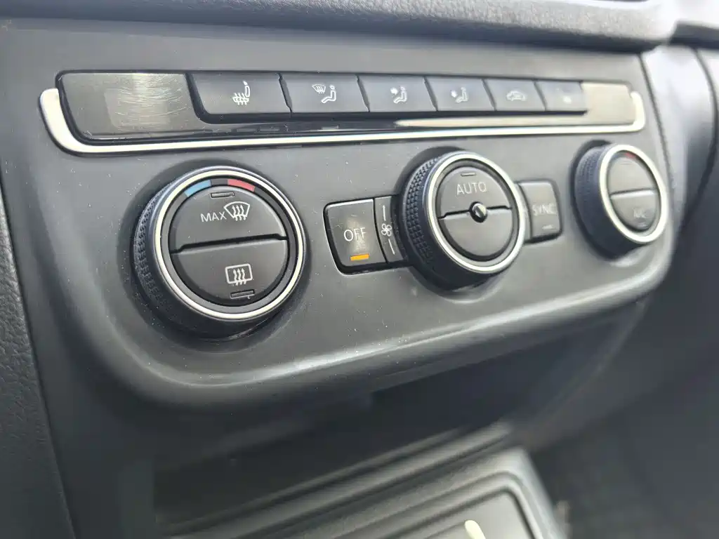 Volkswagen Tiguan 2015 — фото 11