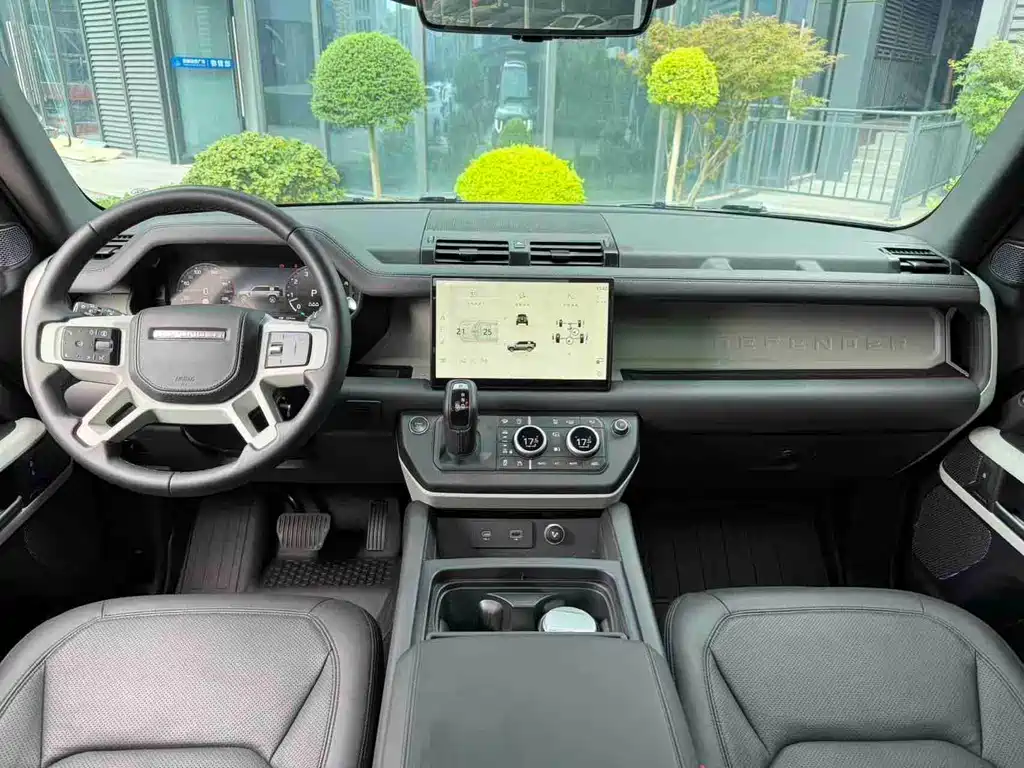 Land Rover Defender 2024 — фото 9