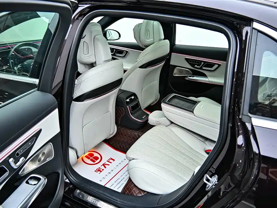 Mercedes-Benz E-Class 2024 — фото 14
