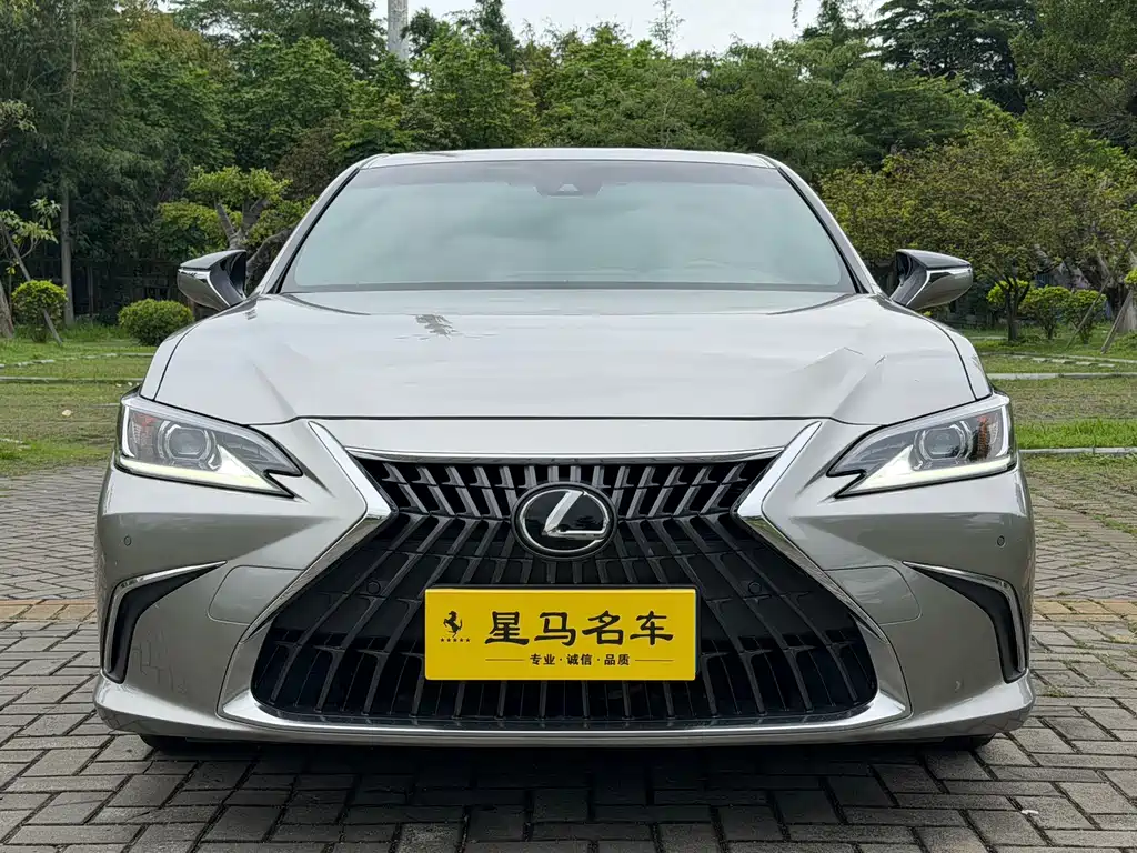 Lexus ES 2023 — фото 2