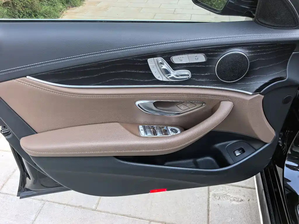 Mercedes-Benz E-Class 2016 — фото 12