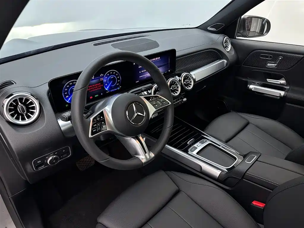 Mercedes-Benz EQB 2025 — фото 17