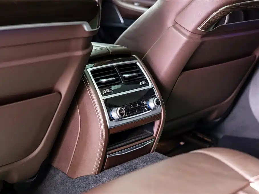BMW 7 Series 2021 — фото 17