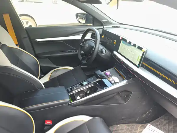 MG MG5 Scorpio 2022