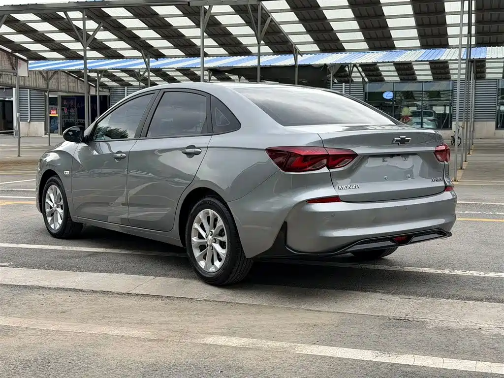 Chevrolet Monza 2023 — фото 15