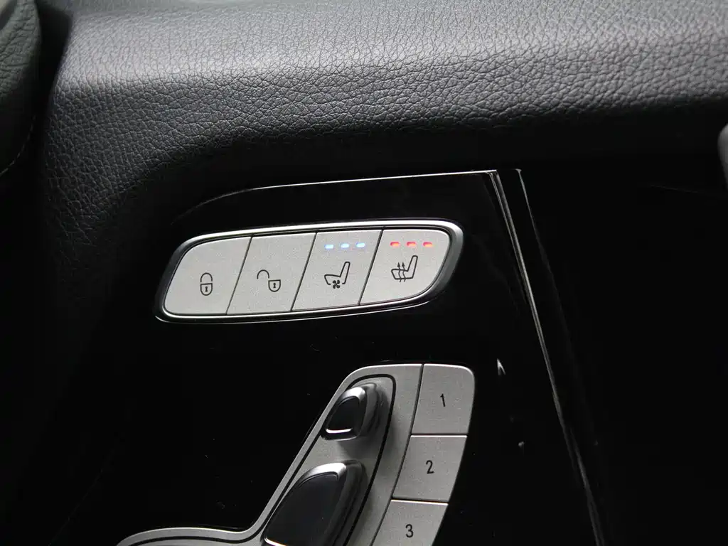 Mercedes-Benz G-Class 2023 — фото 12