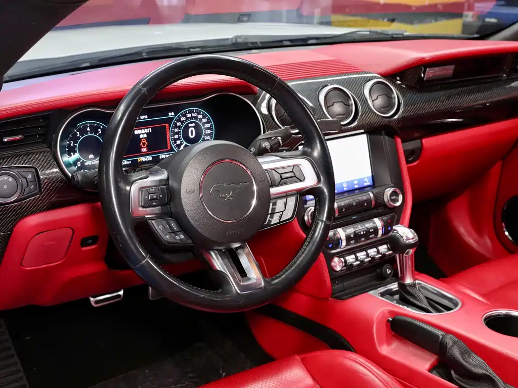 Ford Mustang 2020 — фото 12