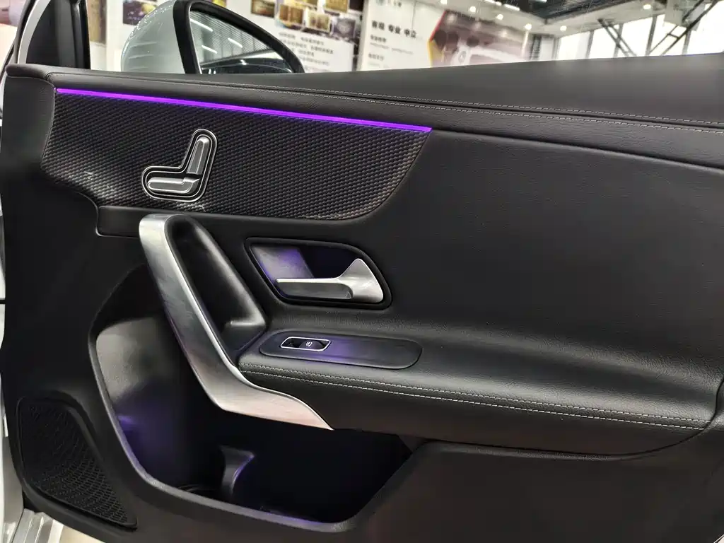 Mercedes-Benz A-Class 2021 — фото 18