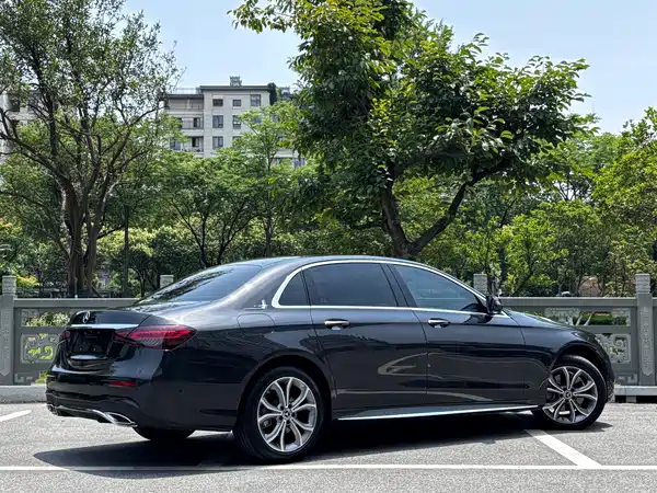 Mercedes-Benz E-Class 2022