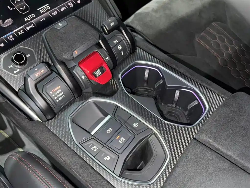 Lamborghini Urus 2023 — фото 18