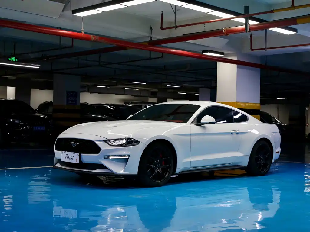 Ford Mustang 2020 — фото 1