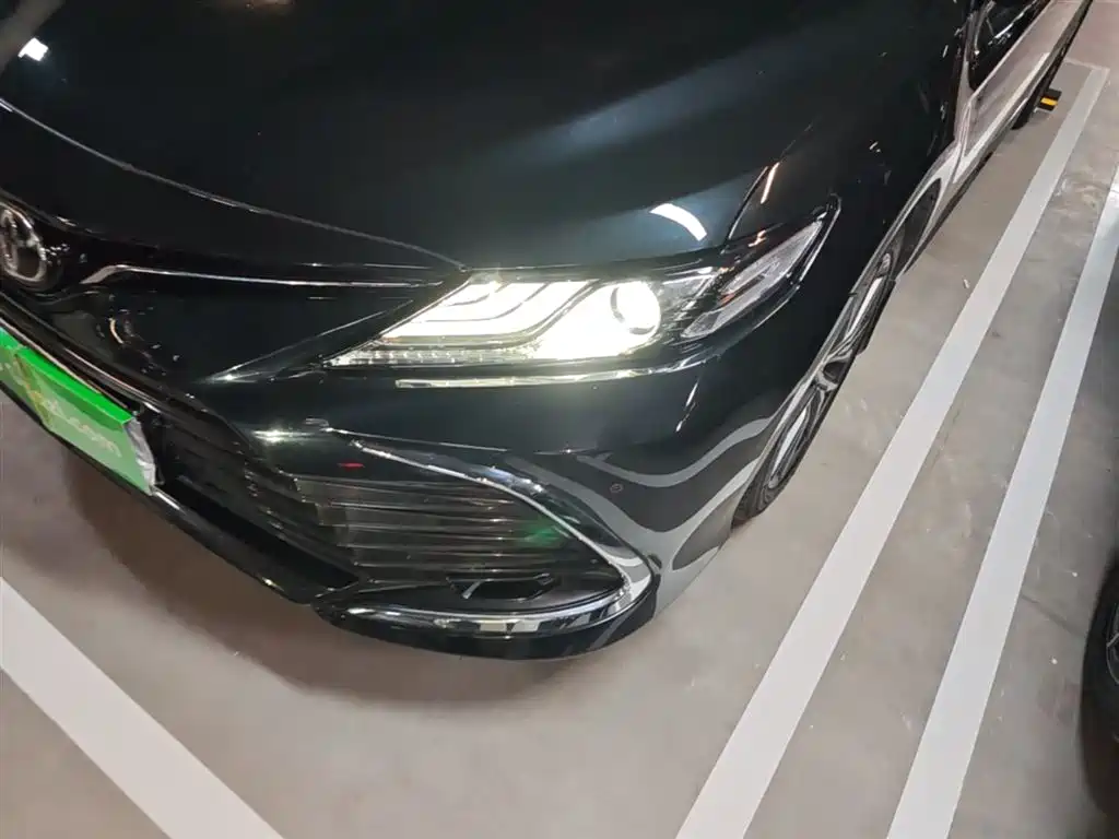 Toyota Camry 2023 — фото 23