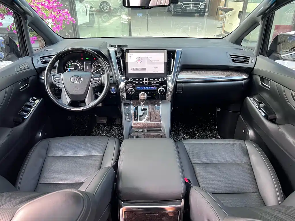 Toyota Alphard 2022 — фото 5
