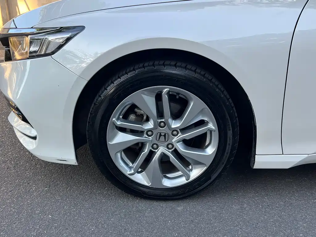 Honda Accord 2019 — фото 17