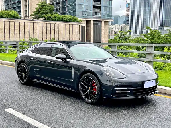 Porsche Panamera 2019