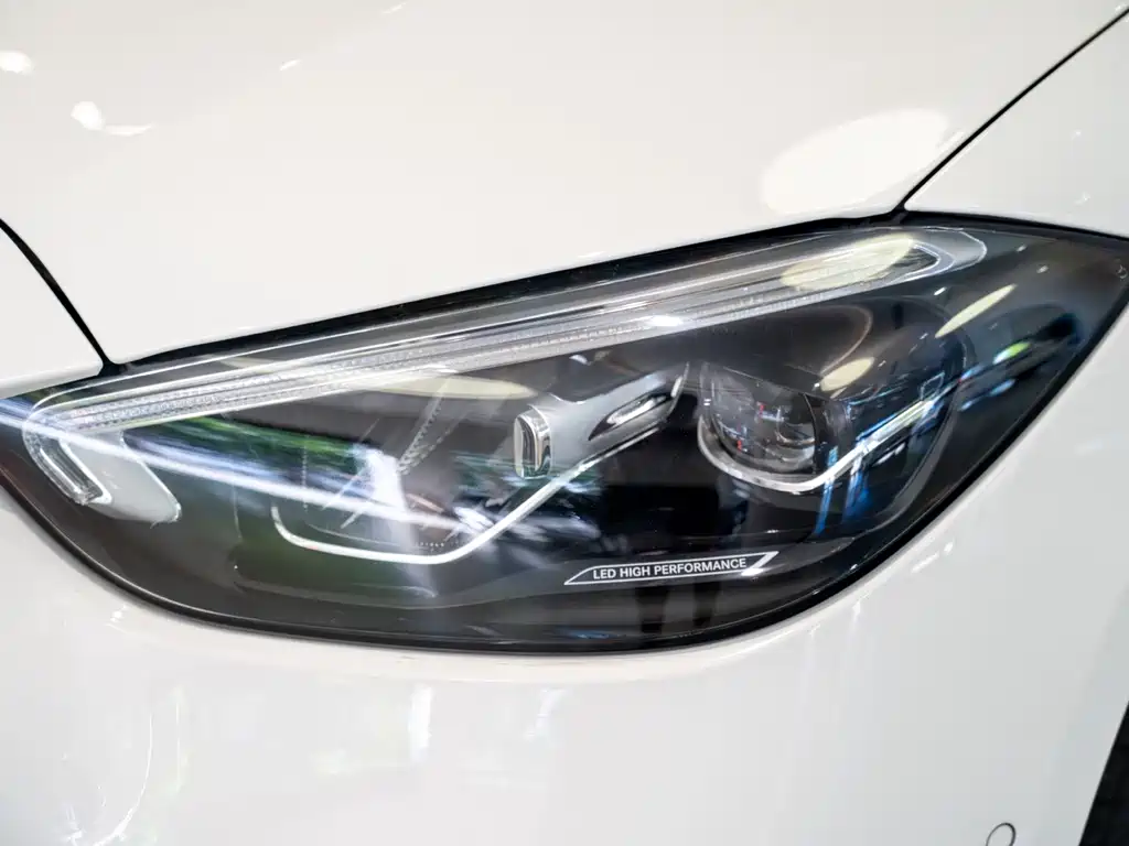 Mercedes-Benz C-Class 2023 — фото 9