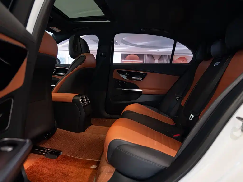 Mercedes-Benz C-Class 2023 — фото 14