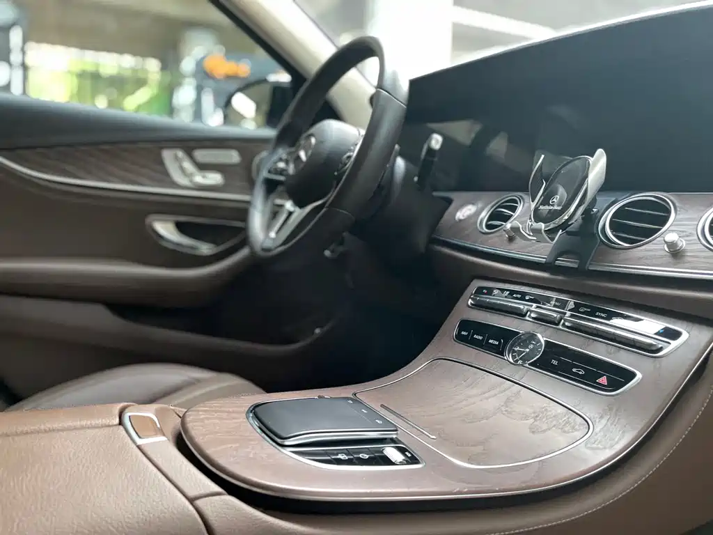 Mercedes-Benz E-Class 2020 — фото 10