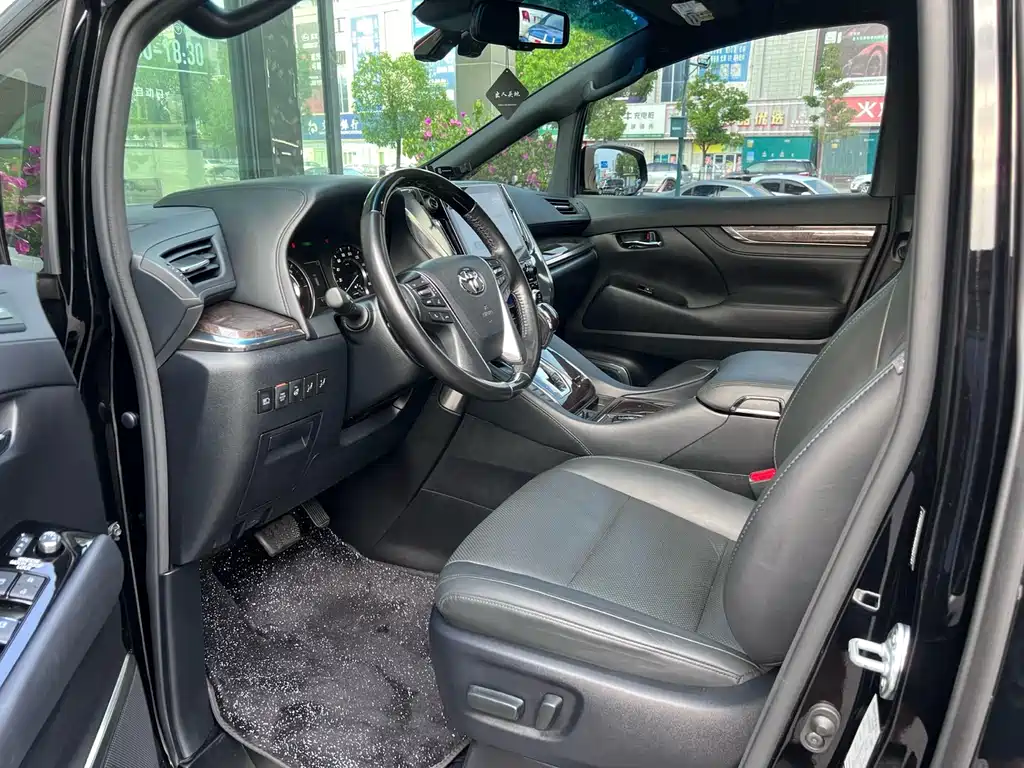 Toyota Alphard 2022 — фото 4