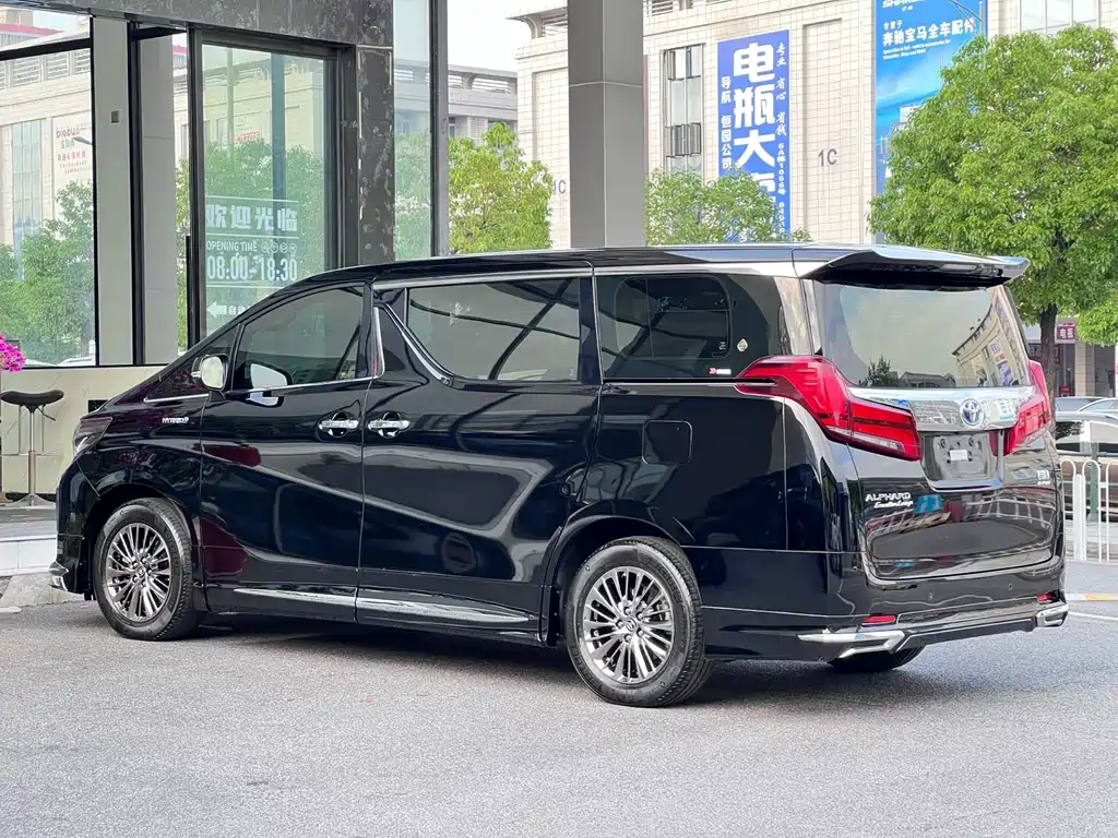 Toyota Alphard 2022 — фото 7