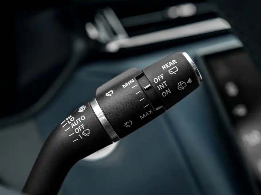 Land Rover Range Rover Velar 2024 — фото 12