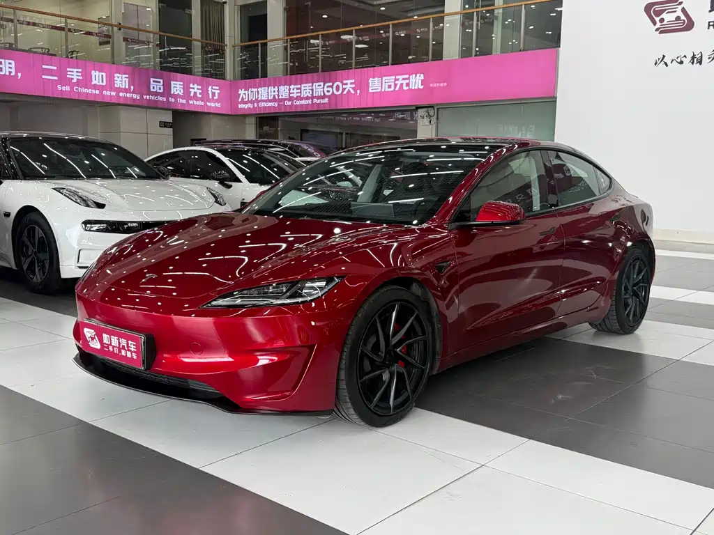 Tesla Model 3 2025 — фото 1