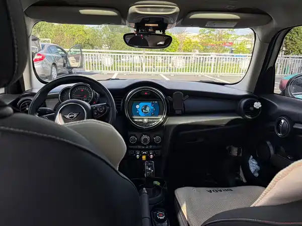 MINI 2021