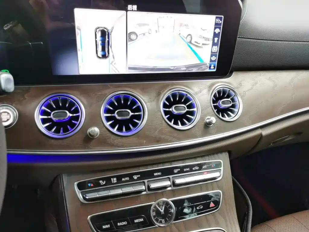 Mercedes-Benz E-Class 2019 — фото 13