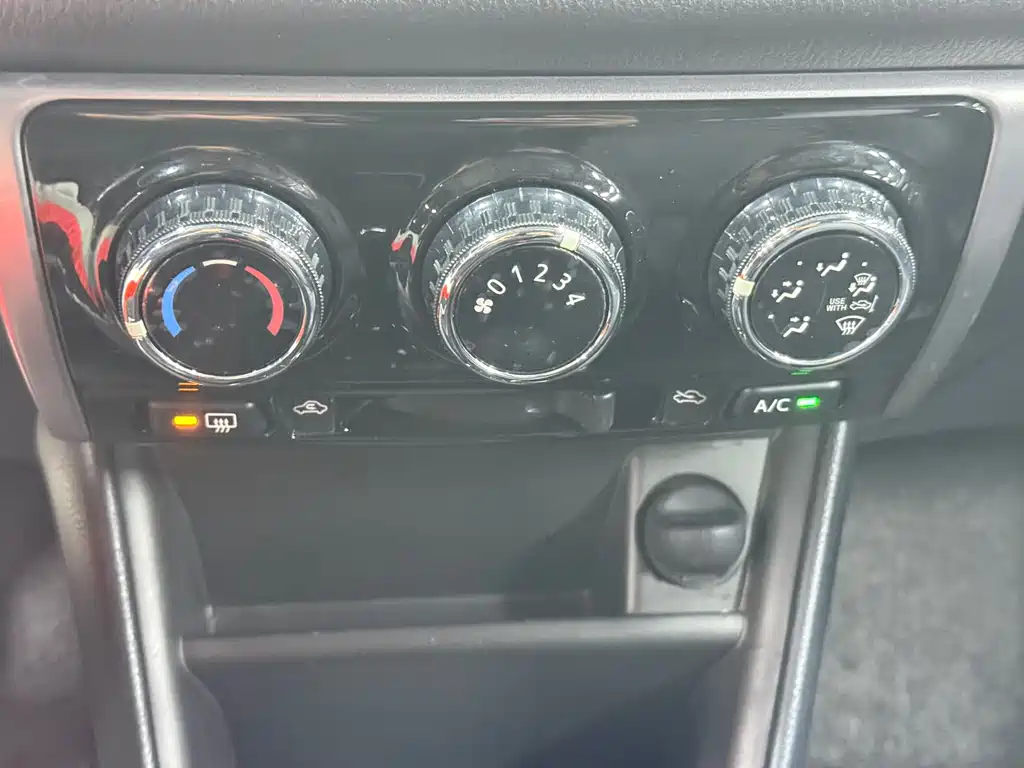 Toyota Yaris L 2022 — фото 10