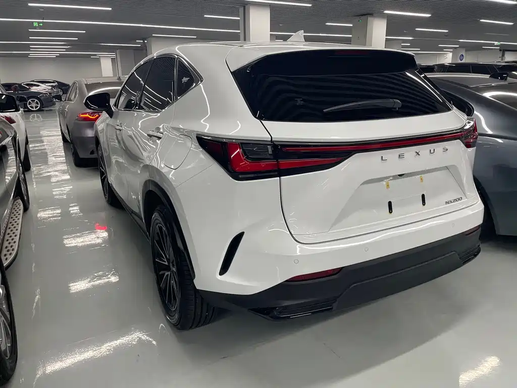 Lexus NX 2026 — фото 10