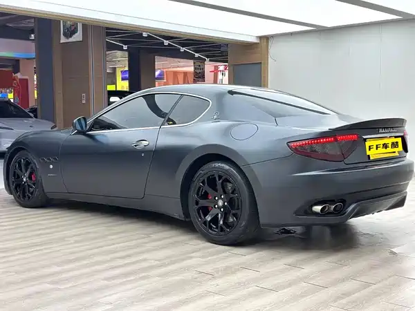 Maserati Granturismo 2012