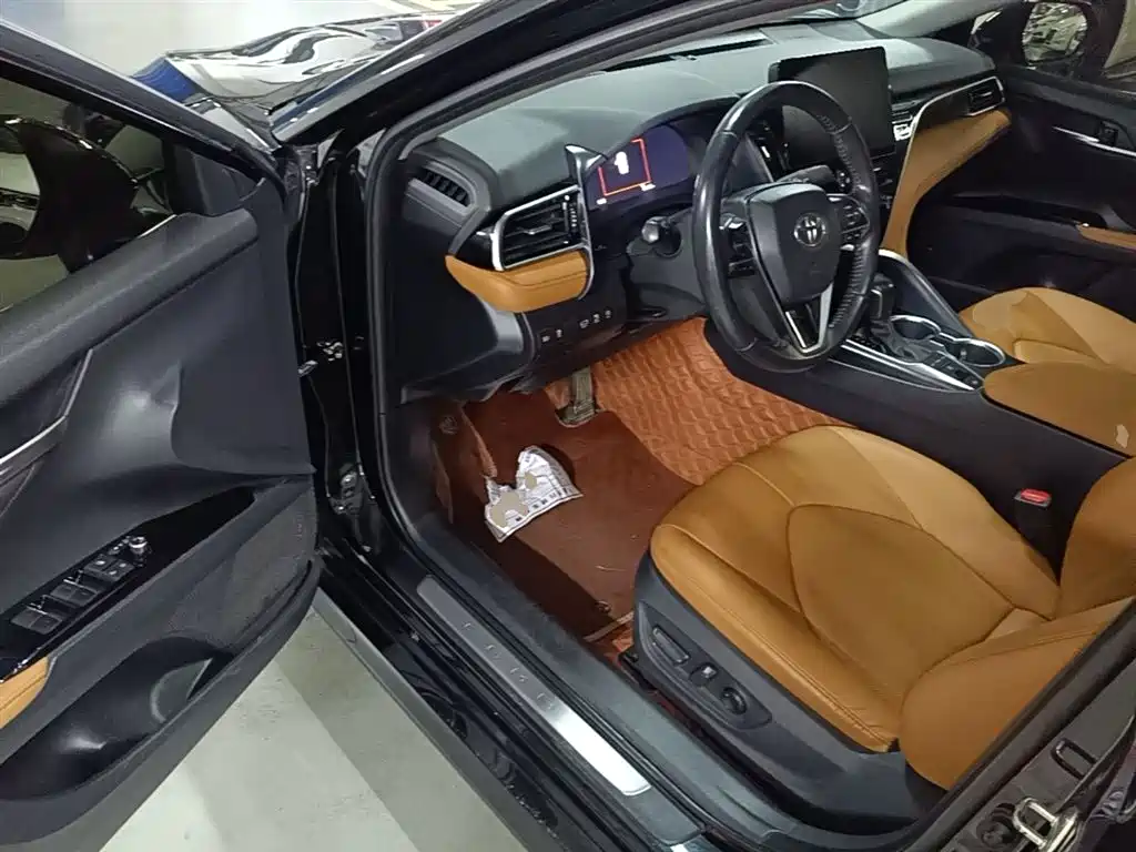 Toyota Camry 2022 — фото 16