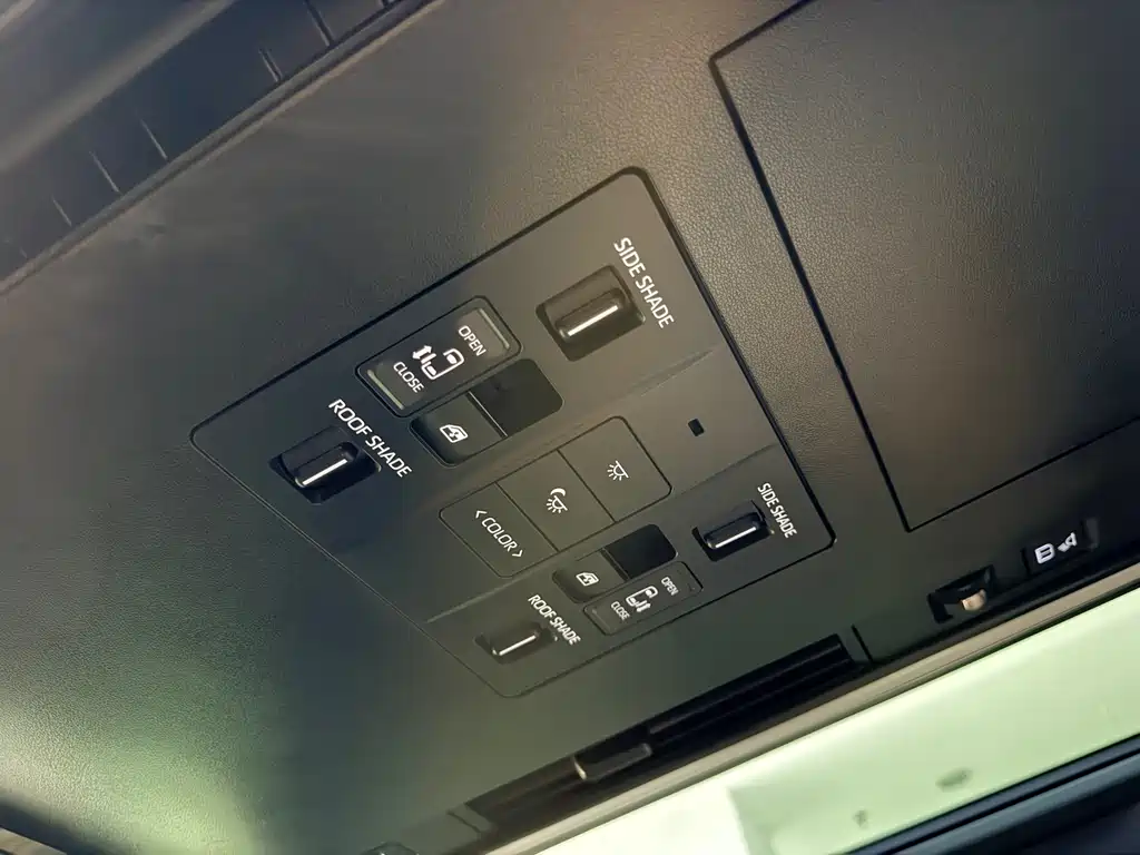 Toyota Alphard 2023 — фото 14