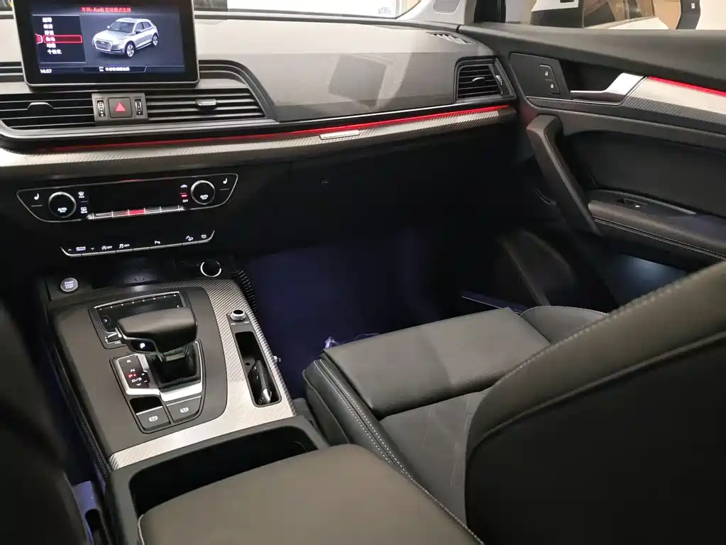 Audi Q5L 2019 — фото 17