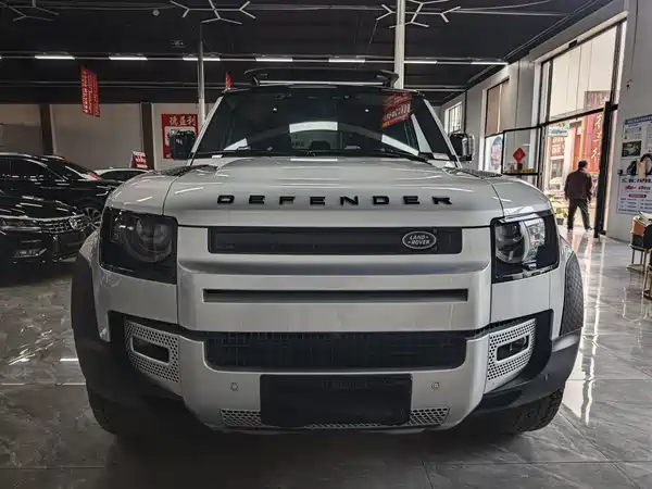 Land Rover Defender 2022