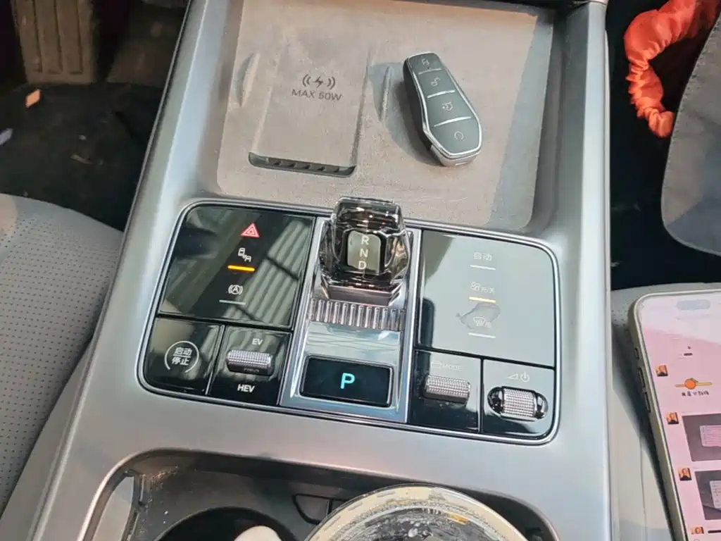 BYD Seal 07 DM-i 2025 — фото 14
