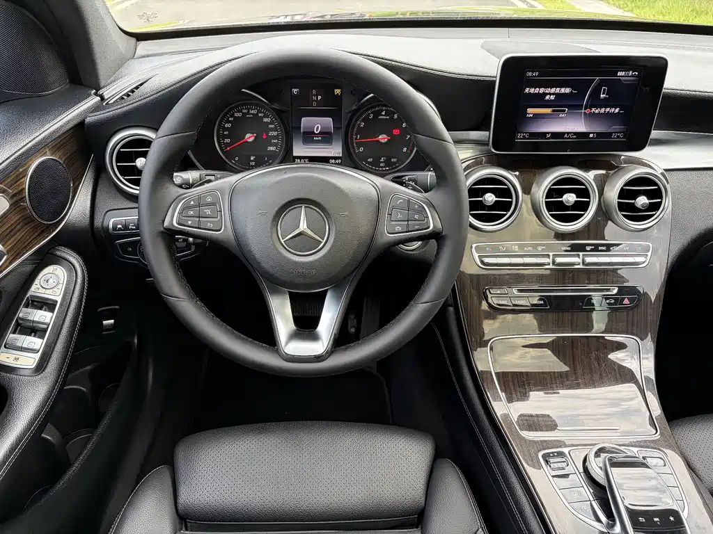 Mercedes-Benz GLC 2018 — фото 9